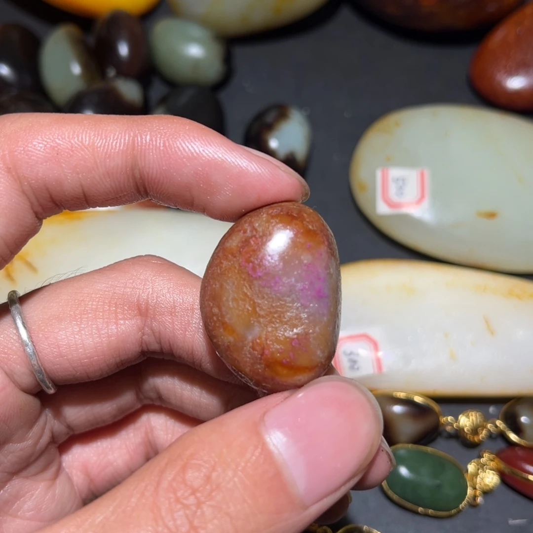 和田玉未镶嵌珠宝奇石