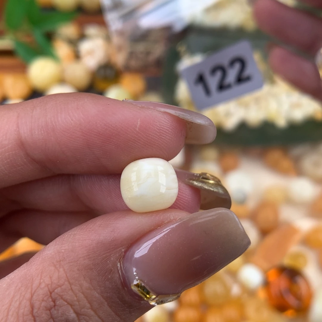 琥珀珠宝奇石未镶嵌9.1