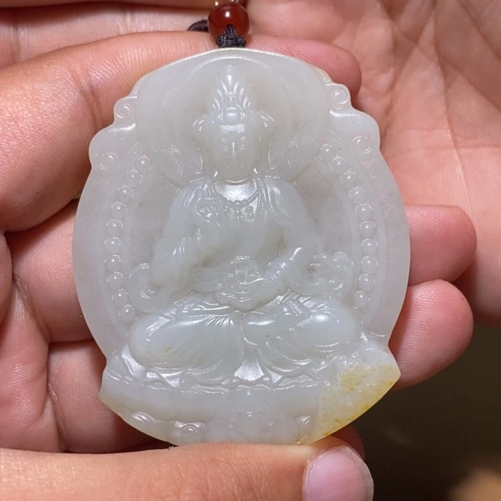 在***约颈饰未镶嵌和田玉