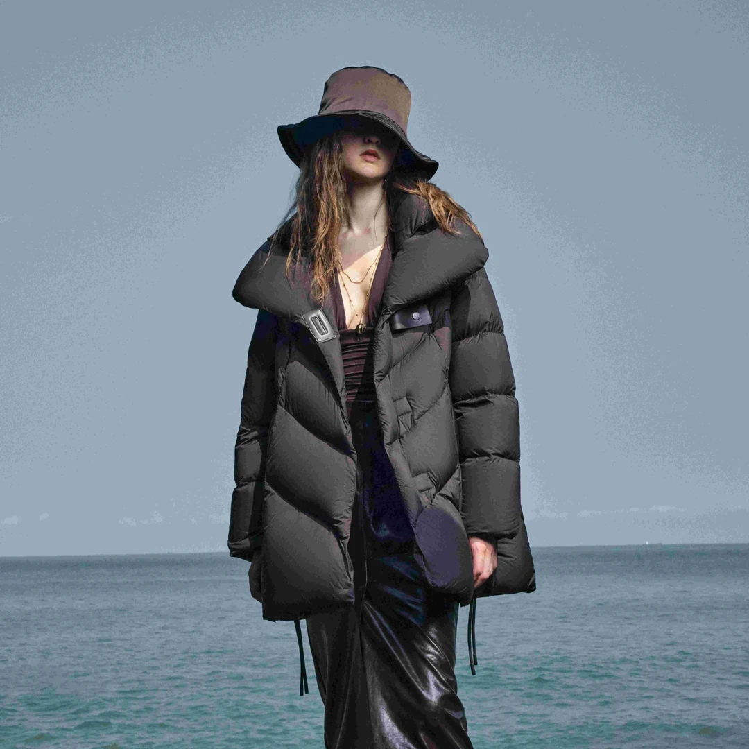 90鹅绒大翻领系列中长款鹅绒服