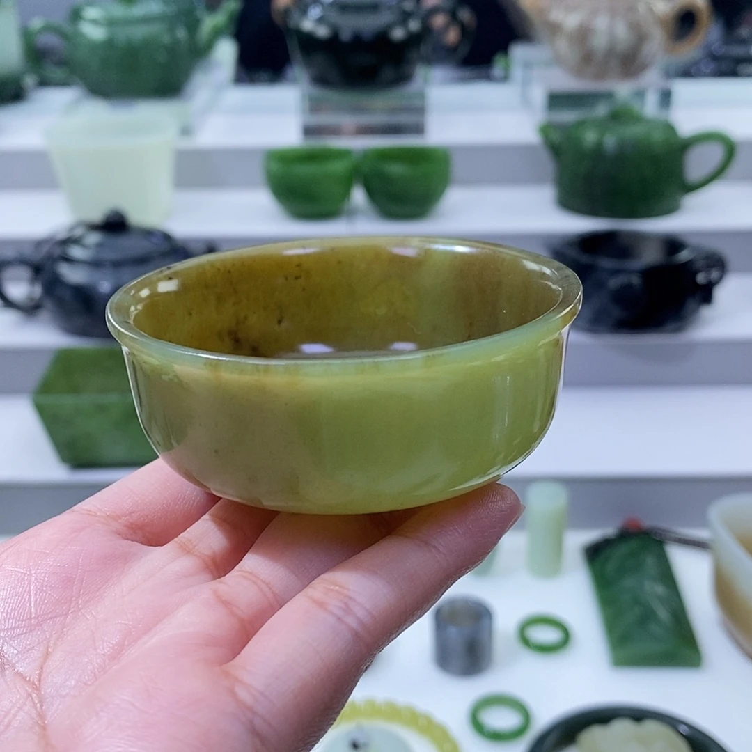 洋***奥和田玉未镶嵌挂件杯子