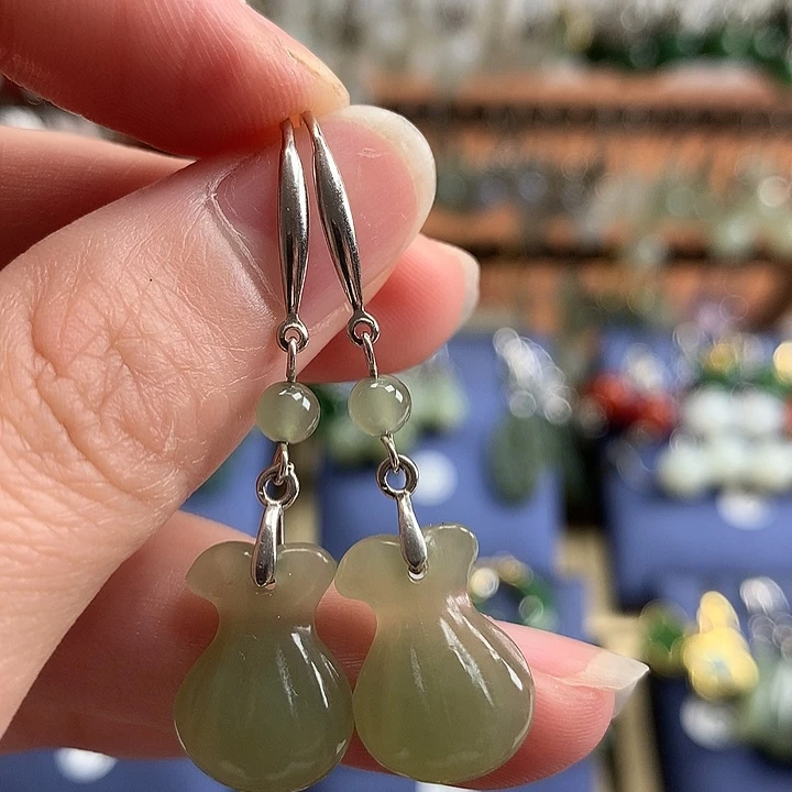 和田玉银S925镶嵌耳饰福袋和田玉