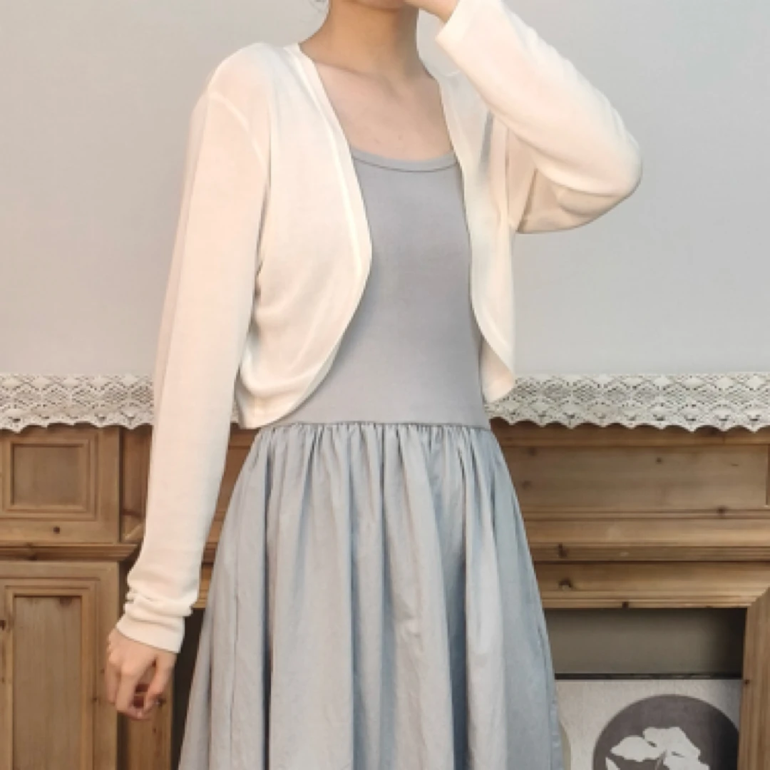 夏日防晒白色长袖薄款开衫气质短款外搭百搭夏季上衣针织衫时尚