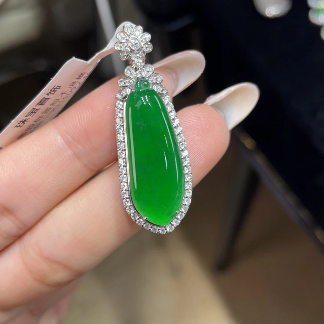 翡翠颈饰18K金镶嵌秋**蓉天然缅甸翡翠a货