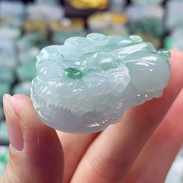 颈饰未镶嵌翡翠天然