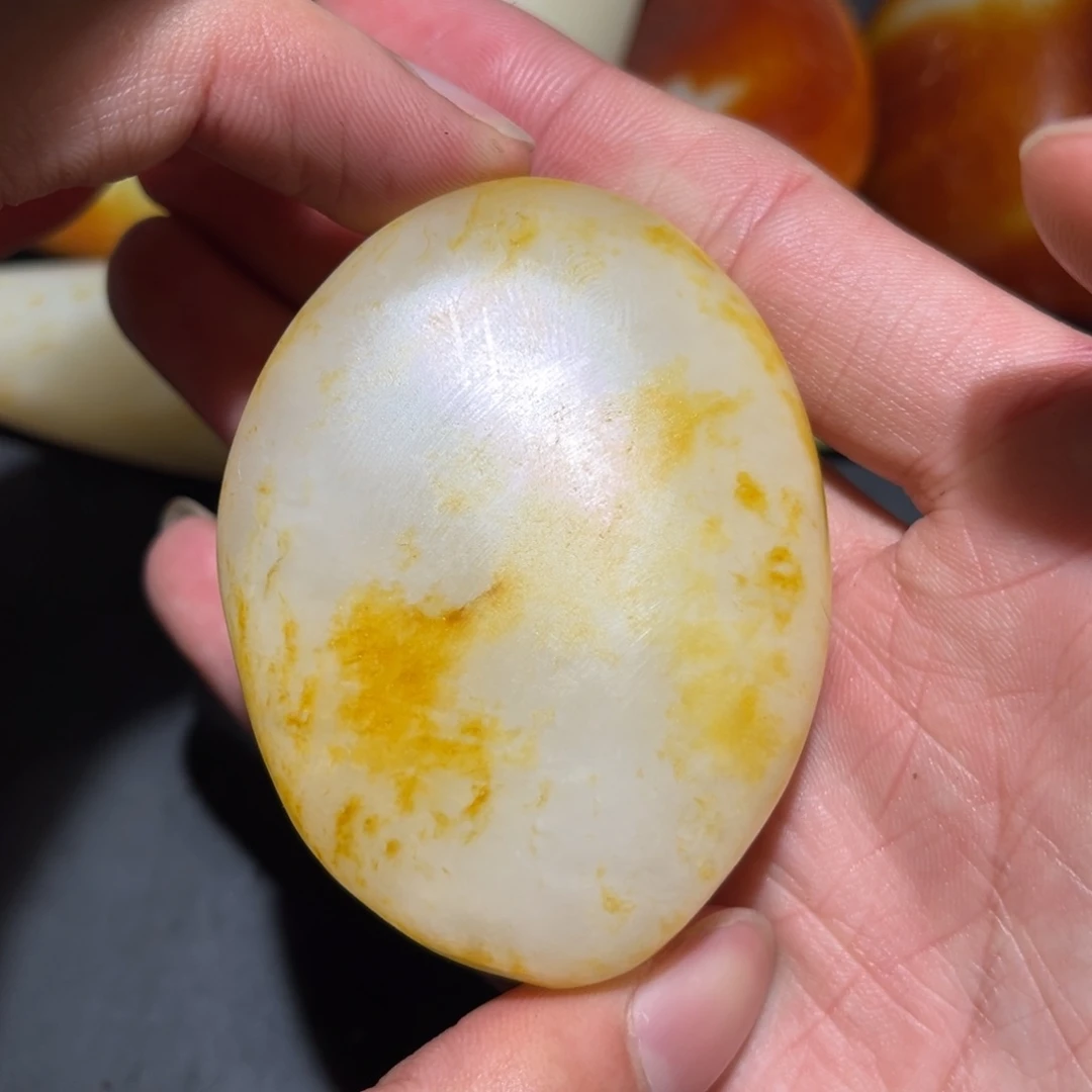 和田玉未镶嵌珠宝奇石