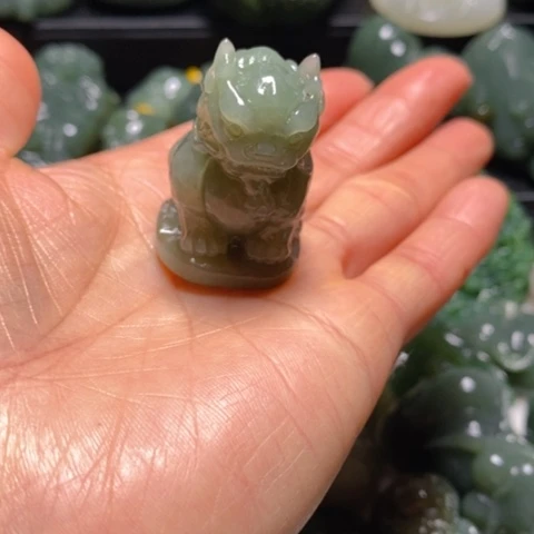 颈饰未镶嵌和田玉（糖玉）