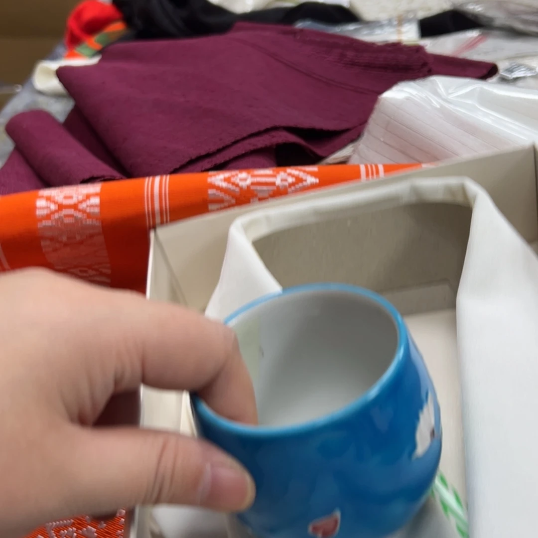 【闪购商品】哈**?陶瓷马克杯带盖勺
