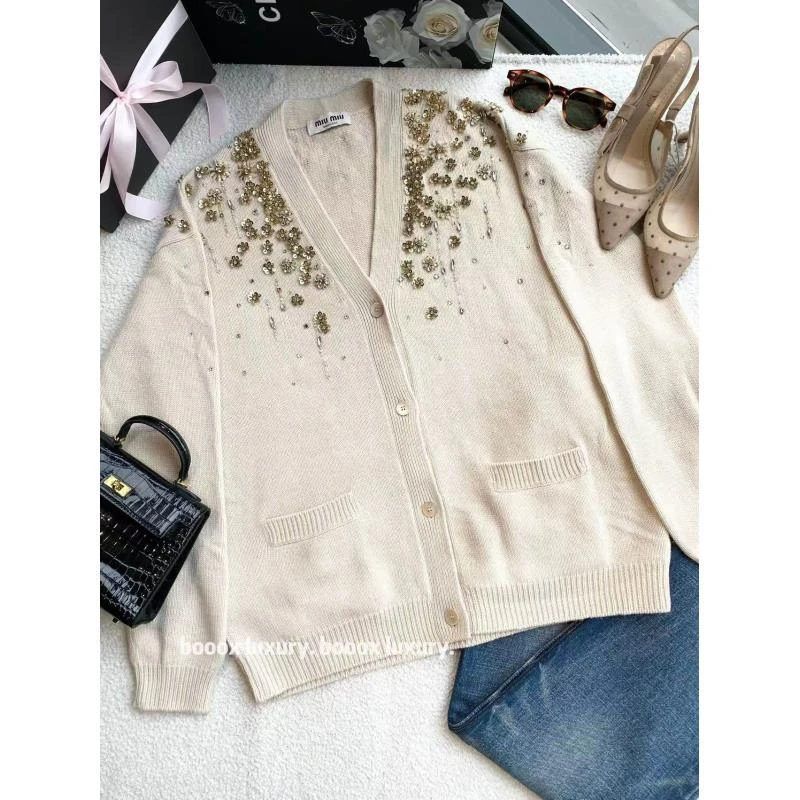 95新 MIU MIU/缪缪  cc1201 山羊绒 水钻针织羊绒开衫 42码