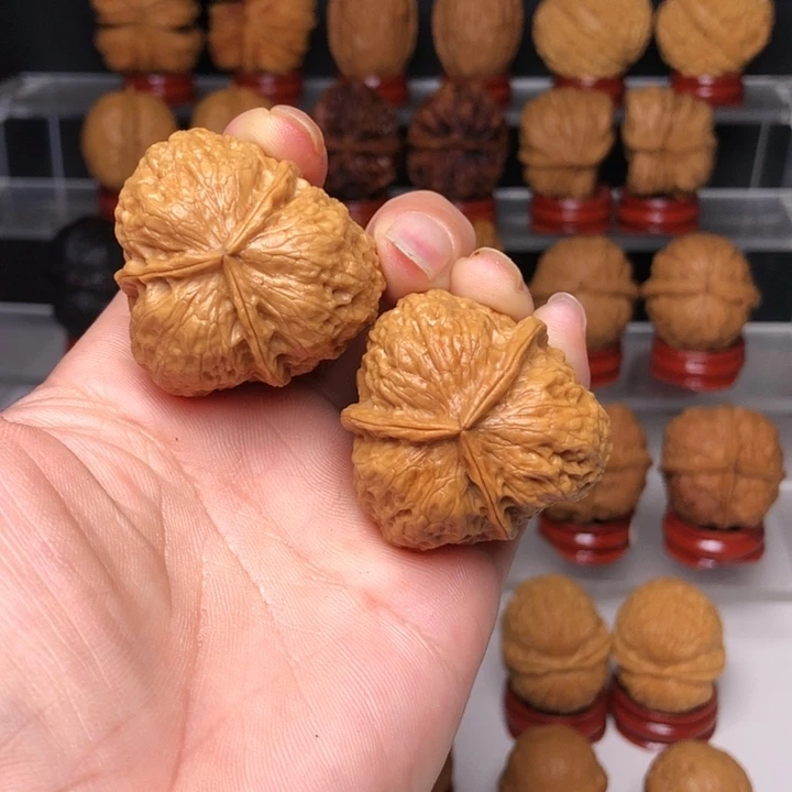 文玩核桃吊坠5花开富贵三楞