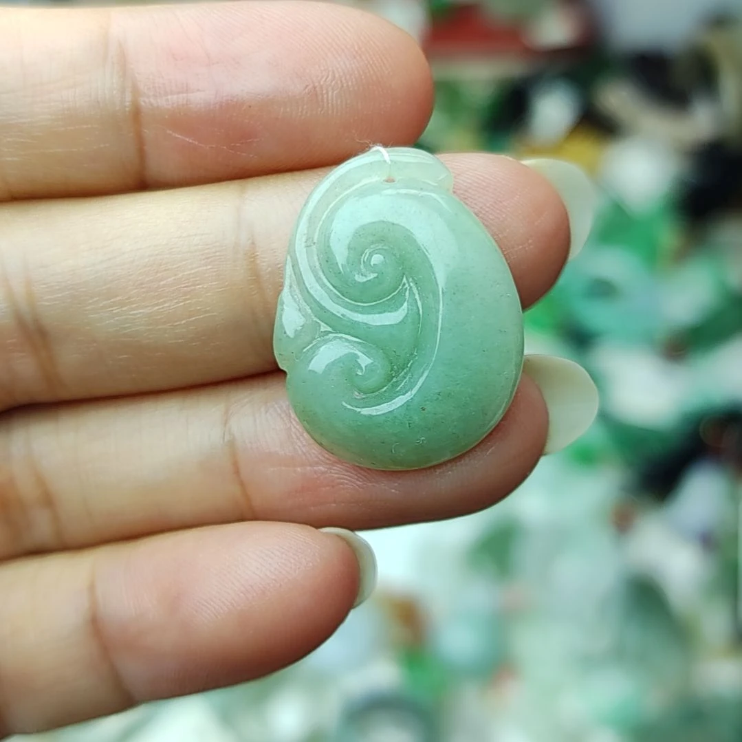 翡翠未镶嵌颈饰38