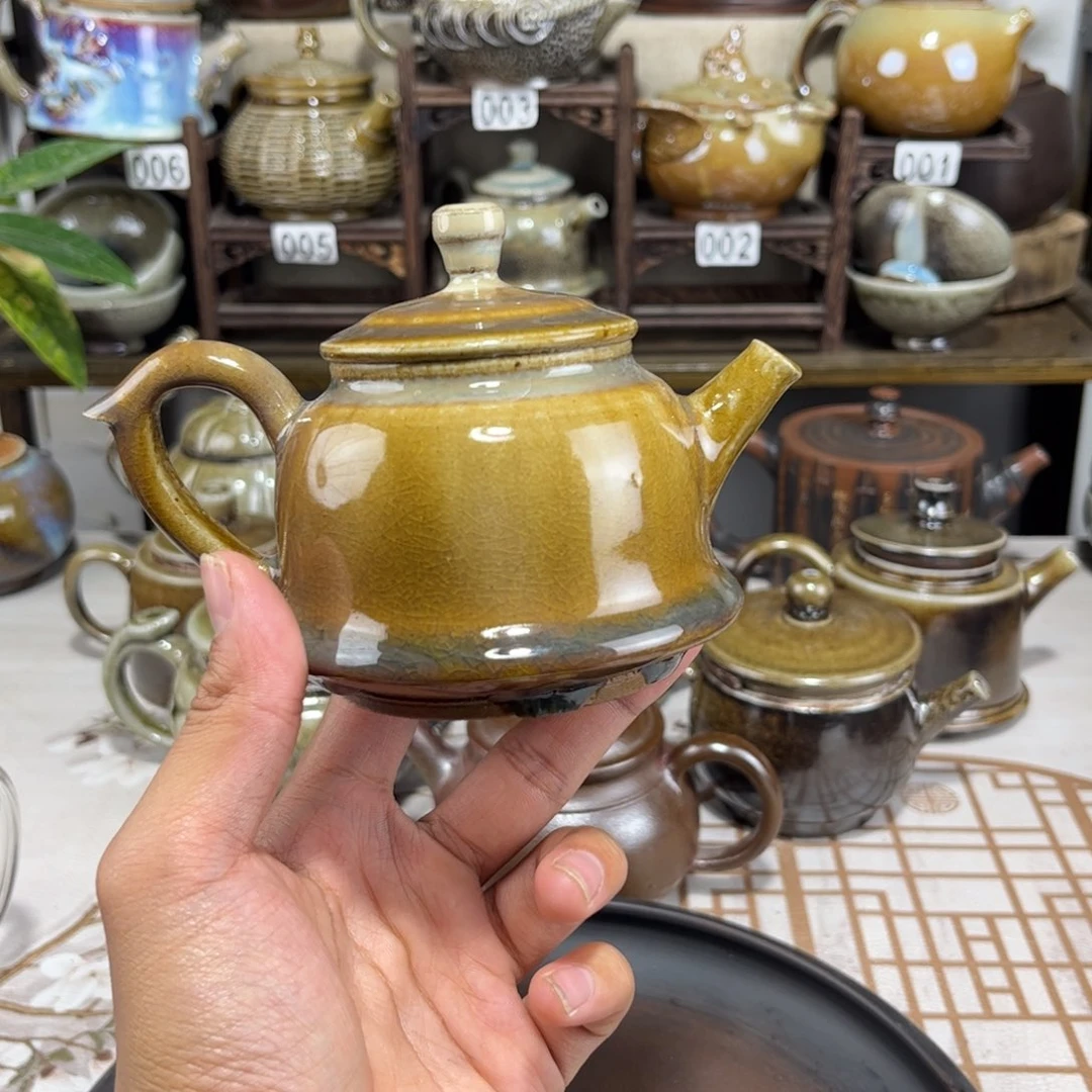 180cc白泥微瑕柴烧金钟壶