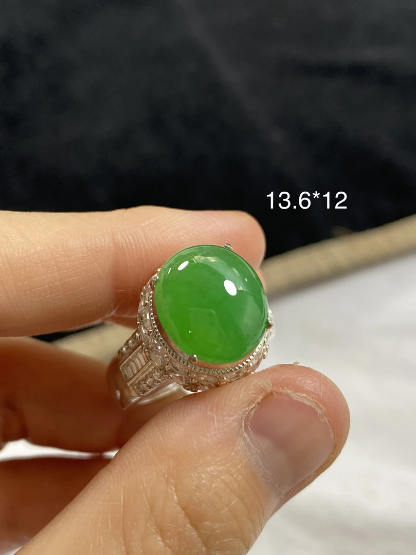 缅甸天然翡翠a货铜托镶嵌