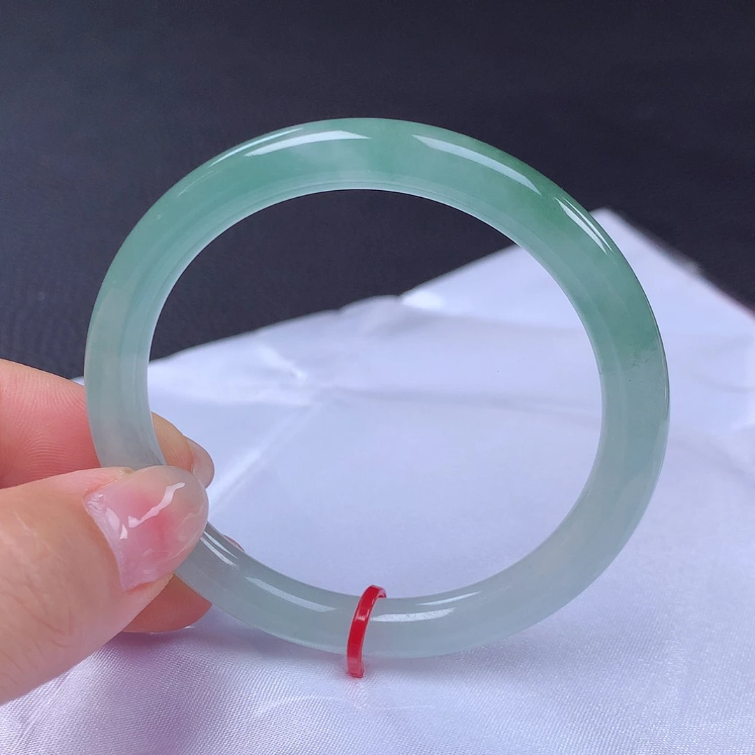 翡翠手镯未镶嵌52圈口682005