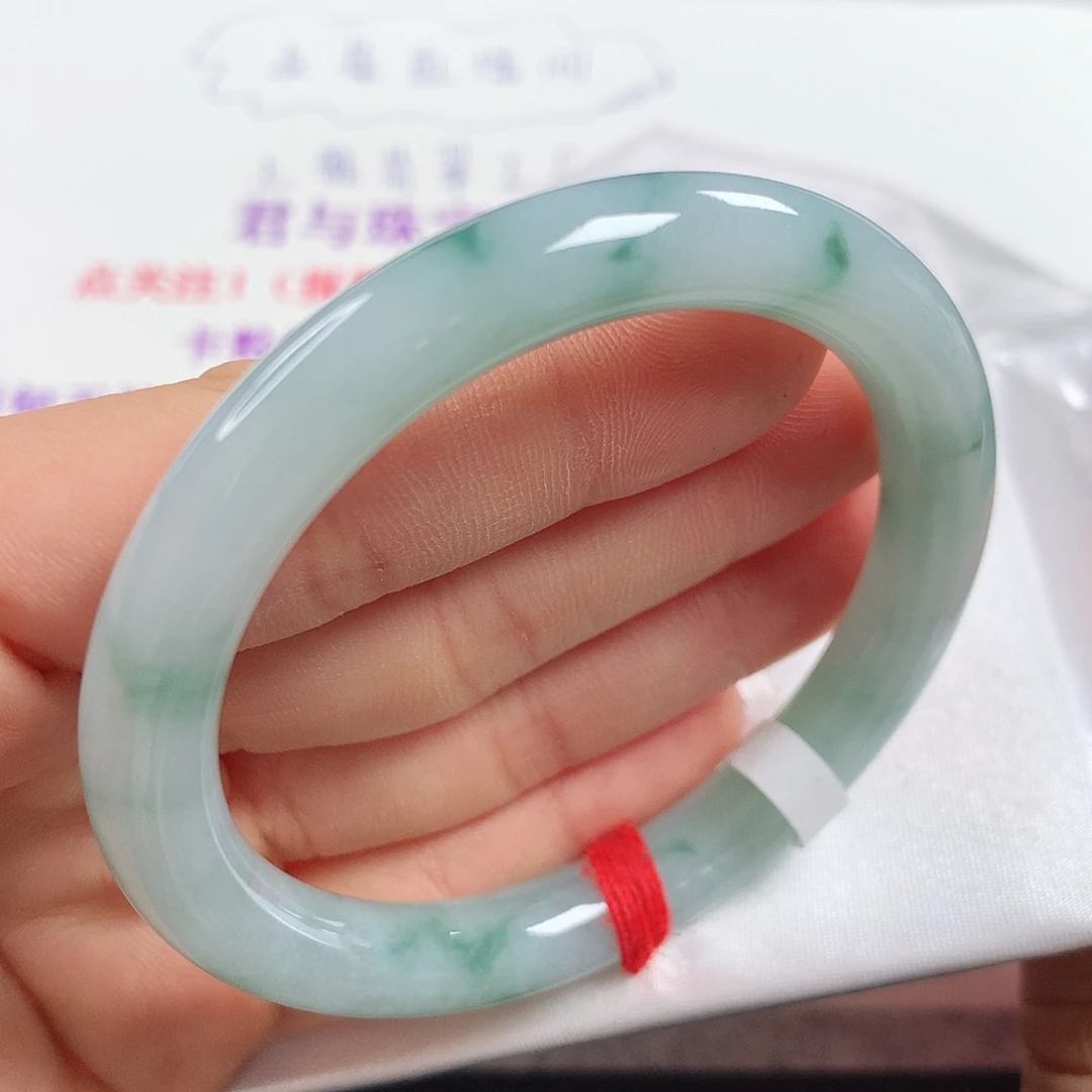 翡翠手镯未镶嵌 圆条①⑨①