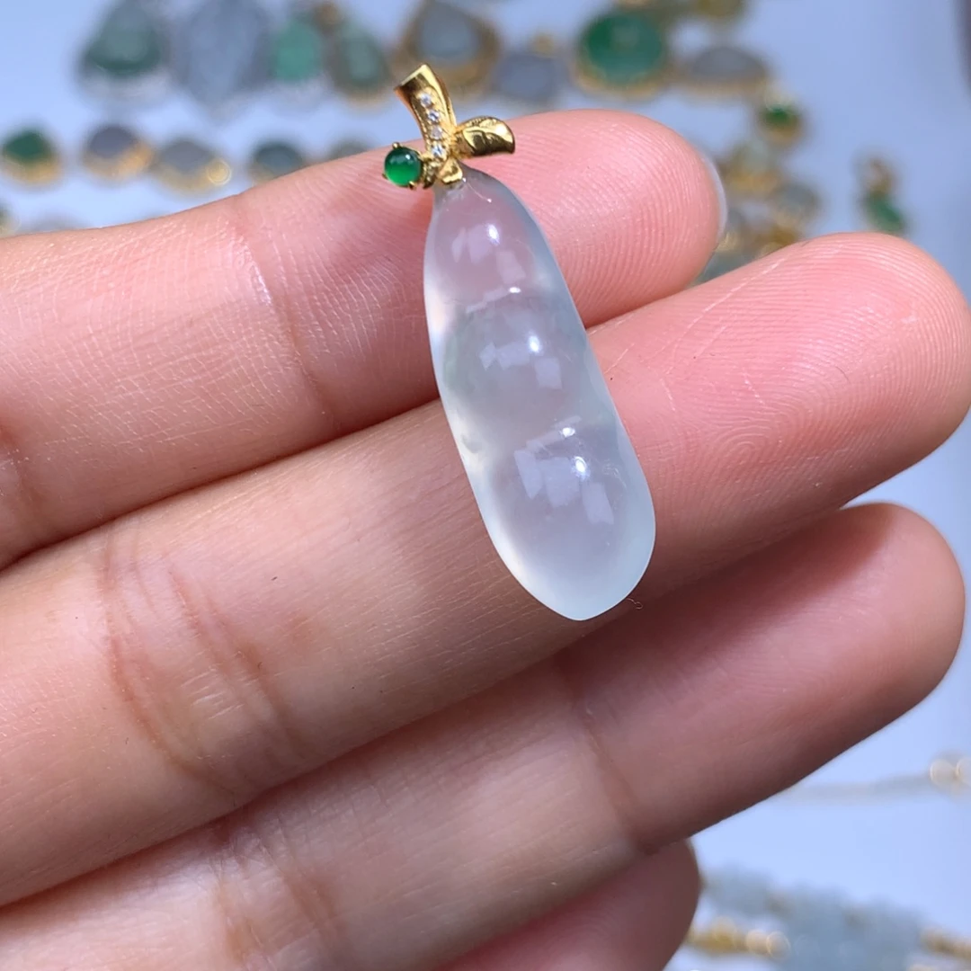 翡翠18K金镶嵌项链福豆