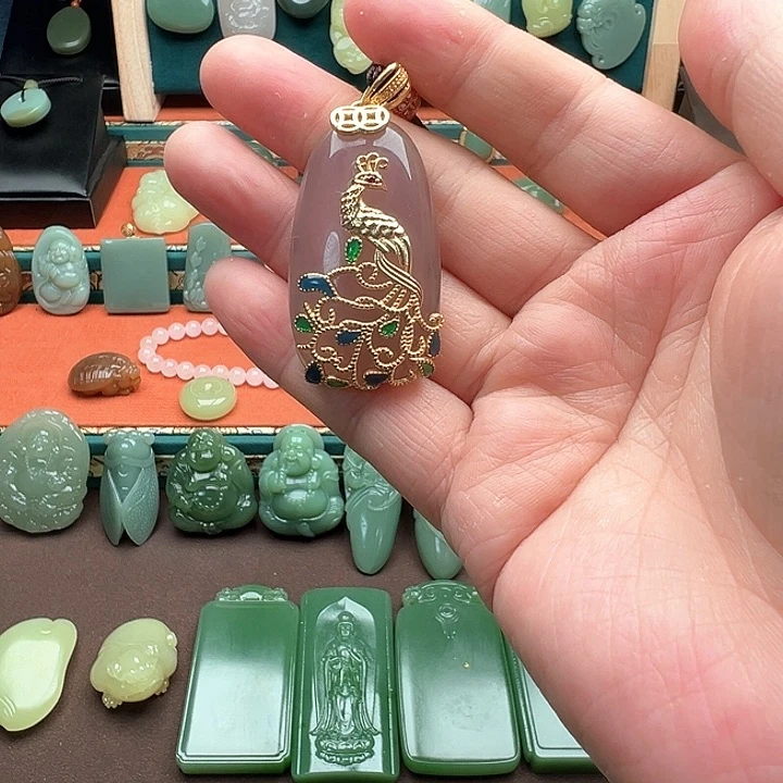 玛瑙/玉髓颈饰未镶嵌