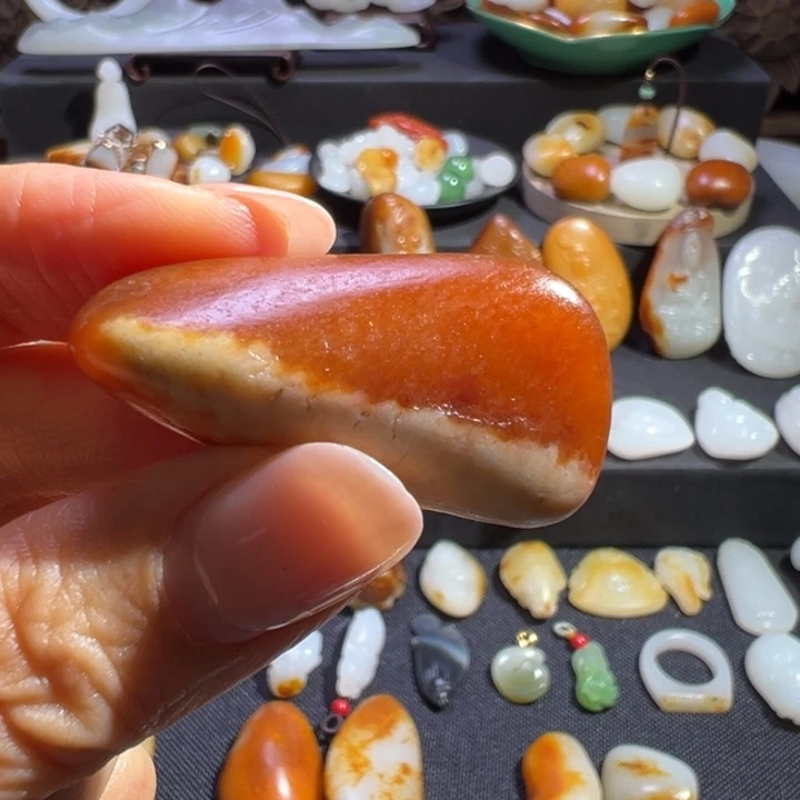 咕***哒和田玉（黄玉）未镶嵌颈饰