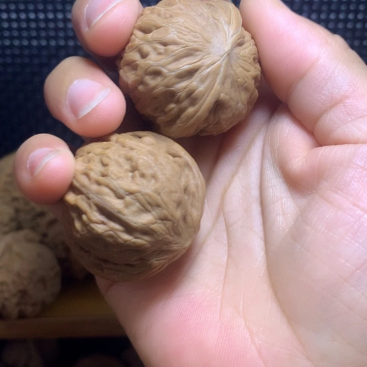 胥***宏文玩核桃吊坠铁锤妹妹