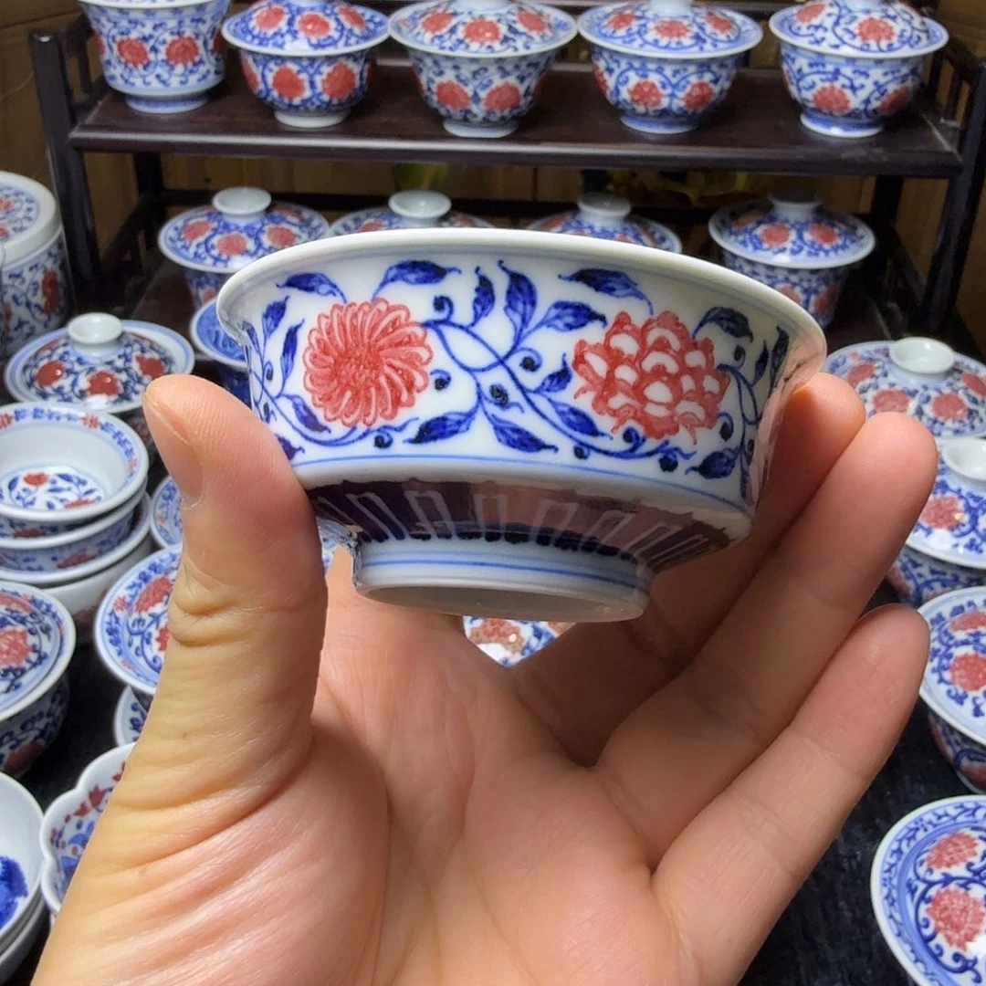 青花釉里红马蹄杯