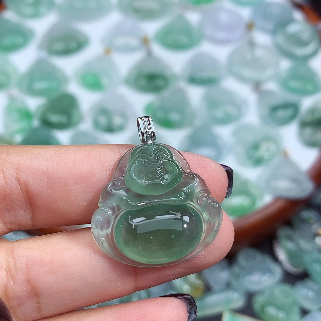 翡翠未镶嵌颈饰佛公