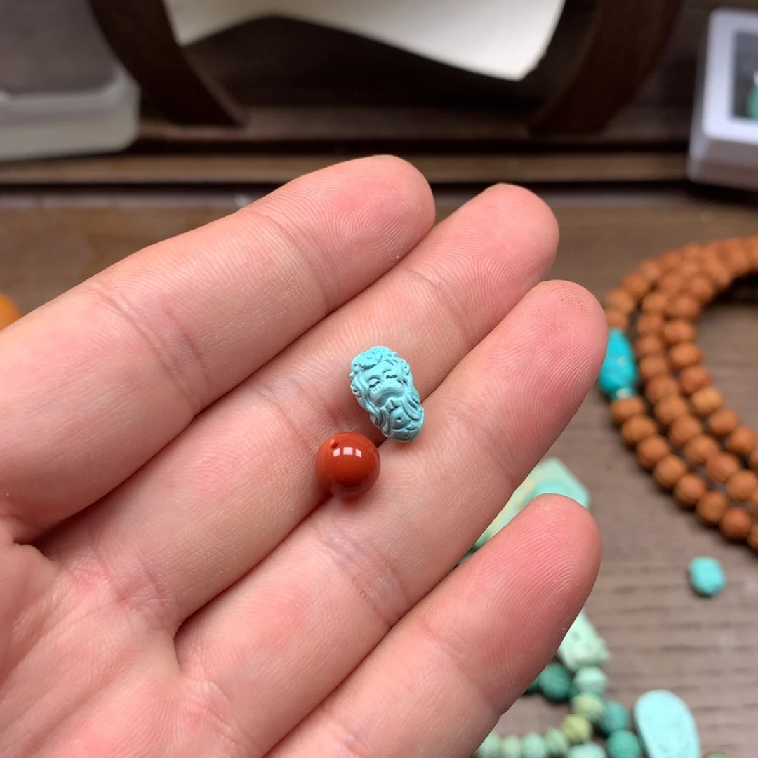 南红玛瑙未镶嵌雕刻
