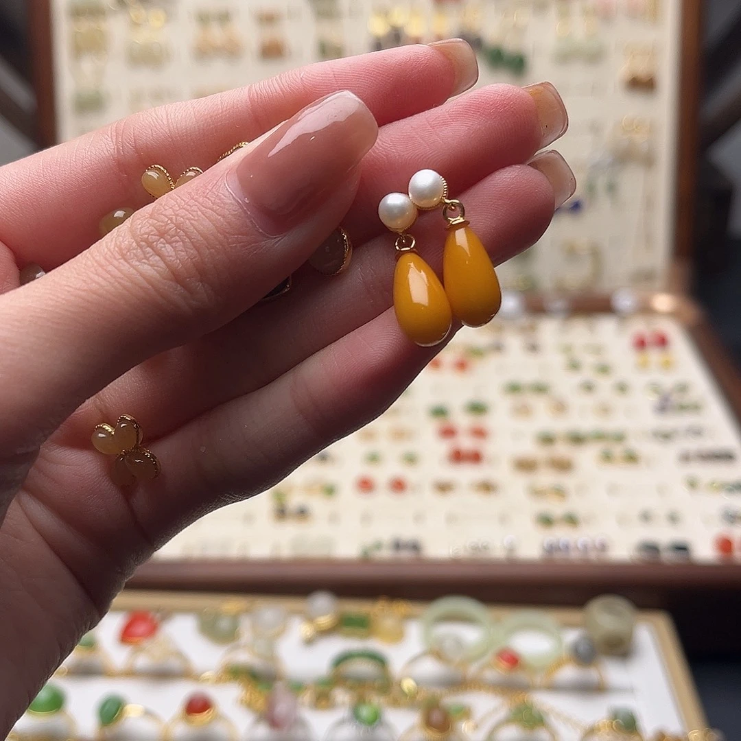 和田玉未镶嵌耳饰