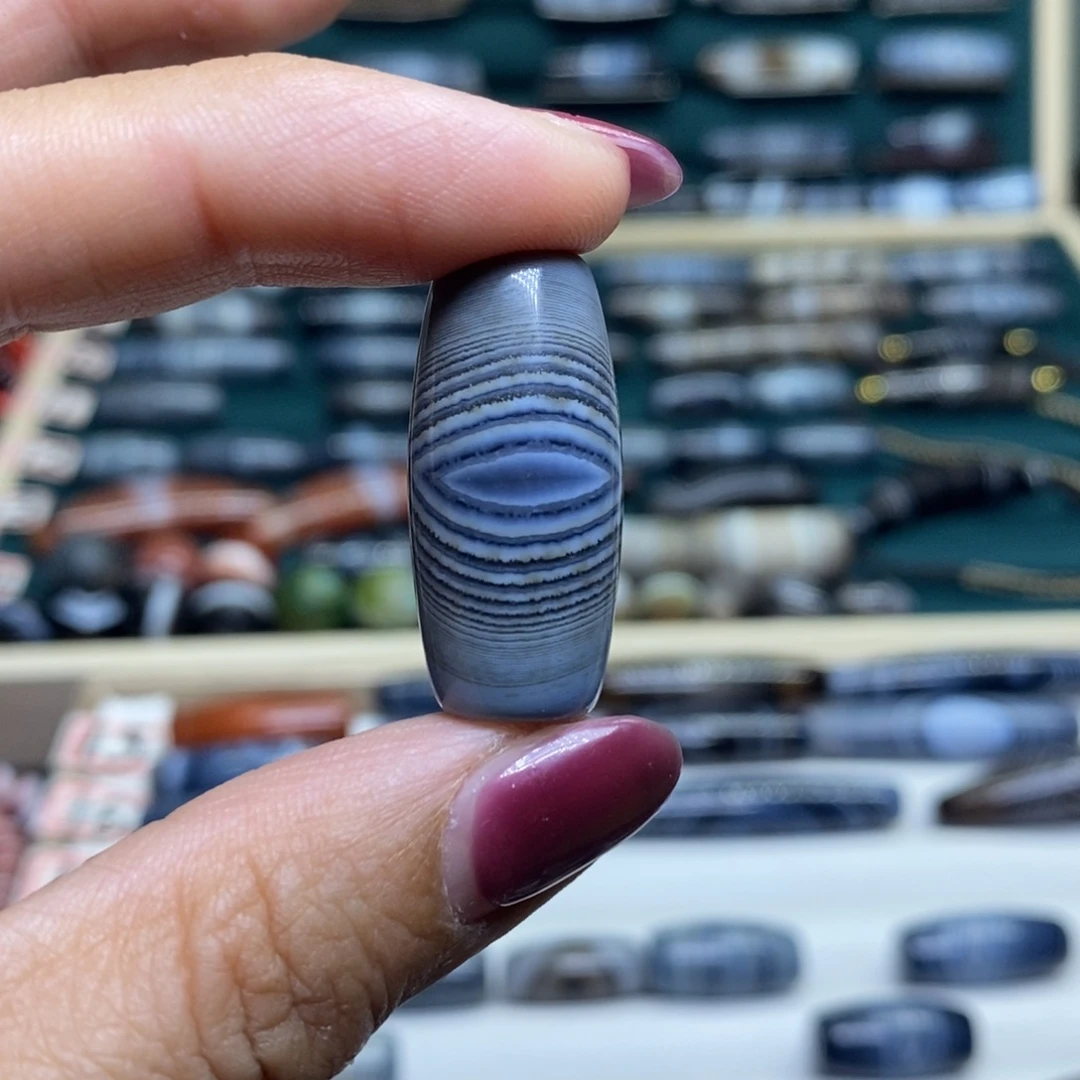 赋***菊玛瑙/玉髓未镶嵌珠宝半成品