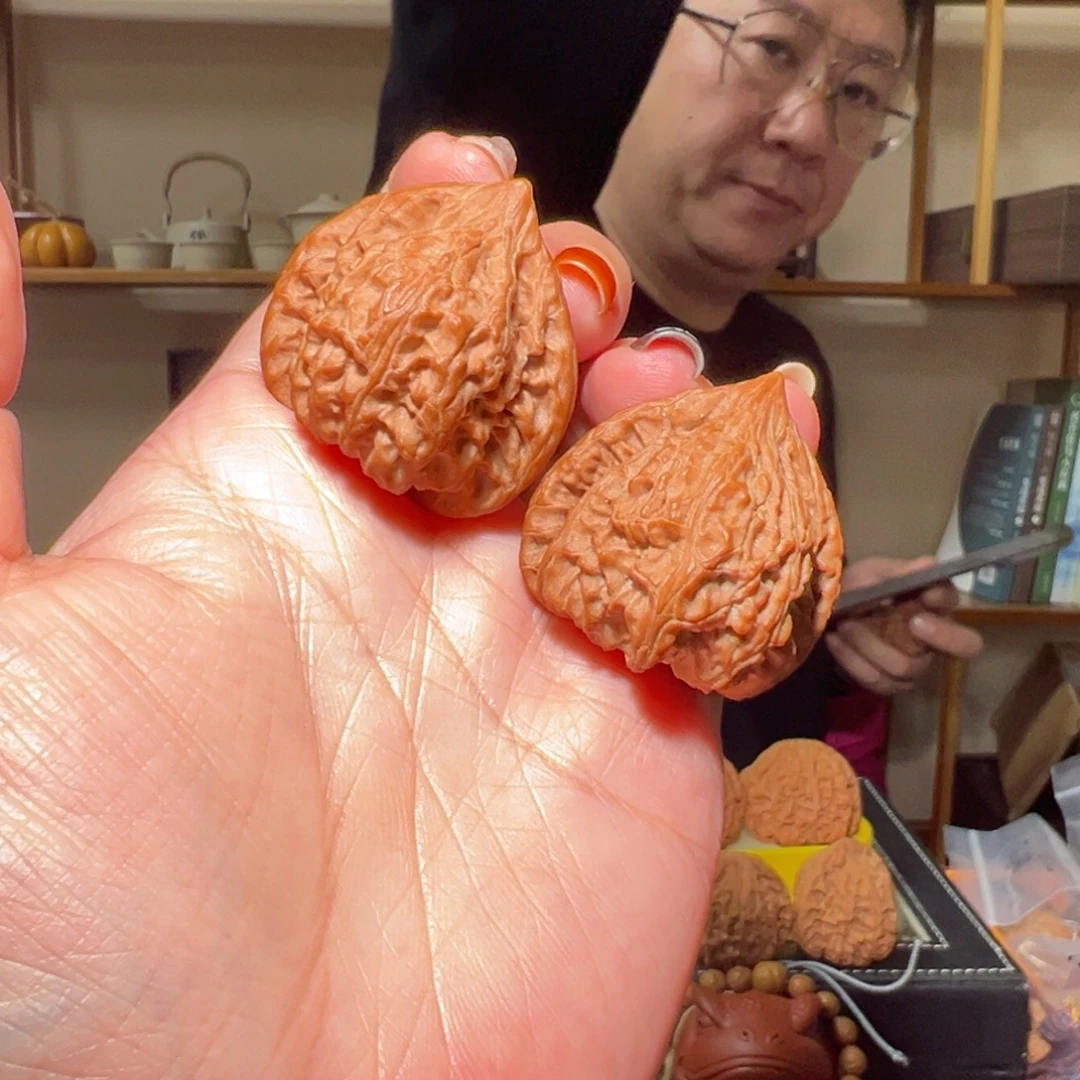 朋***酒吊坠文玩核桃文玩核桃