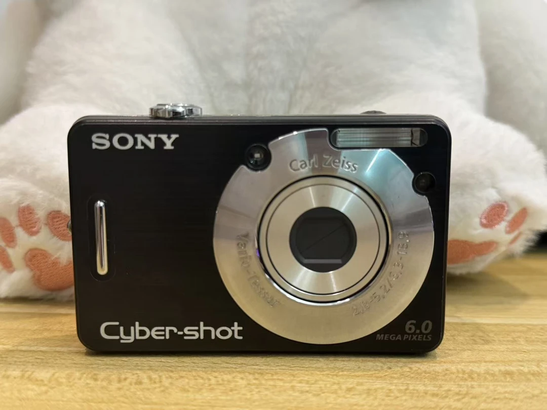 95新 Sony/索尼 95新索尼W50出片神器复古冷白