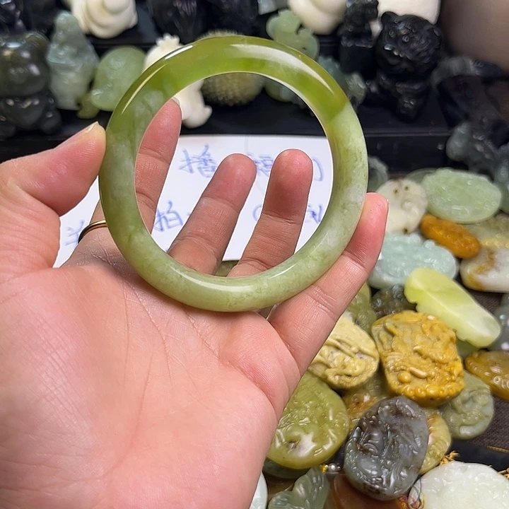 蛇纹石玉未镶嵌项链