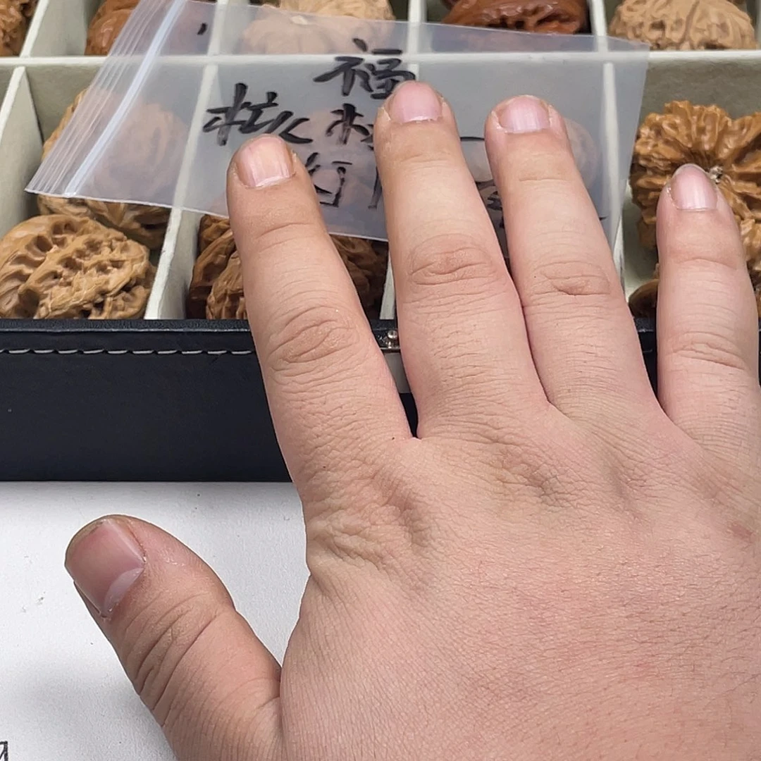 文玩核桃吊坠哈哈这才刚开到床一