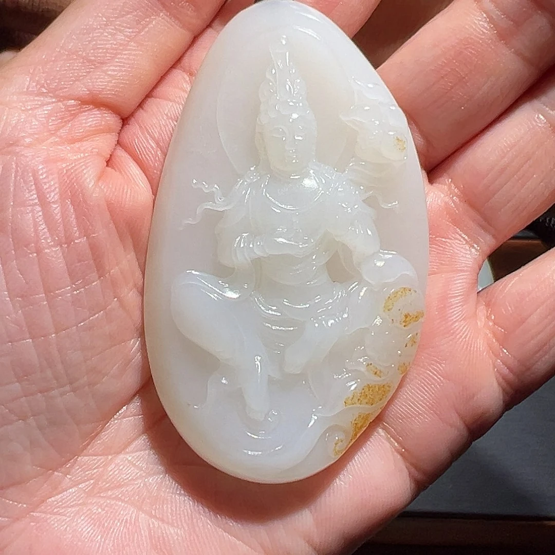 塞***鹰和田玉未镶嵌颈饰