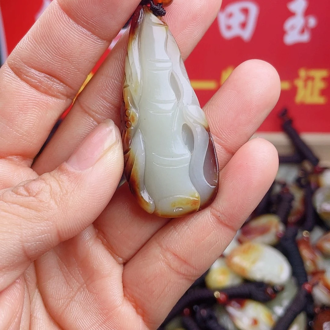 和田玉颈饰未镶嵌