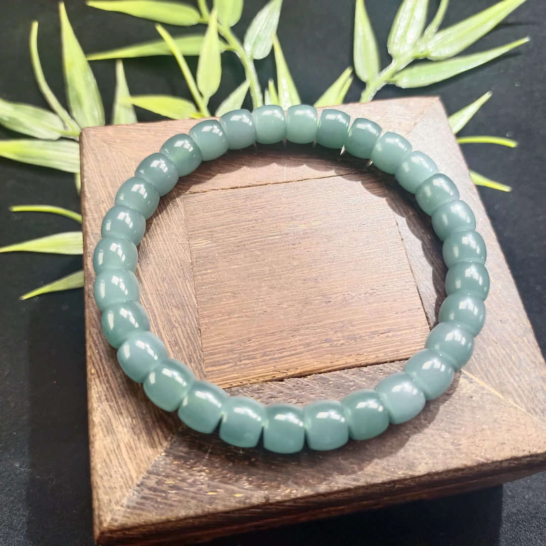 天然A货翡翠卡7+mm青胶直切的手串