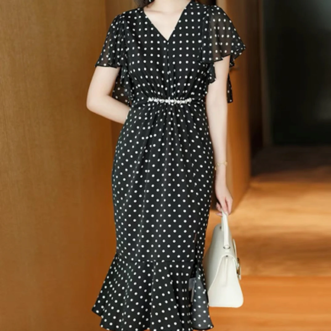 QL—93748轻熟时尚波点黑色收腰开叉鱼尾连衣裙女夏季小众设计感