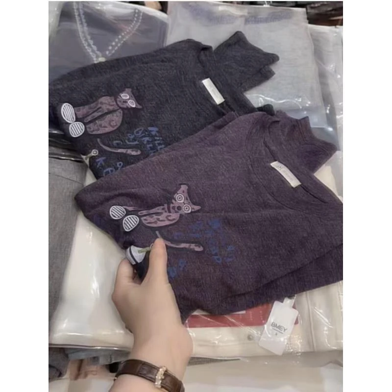 Q七言家新品!ins穿搭#火爆卡通花紫猫咪长袖@