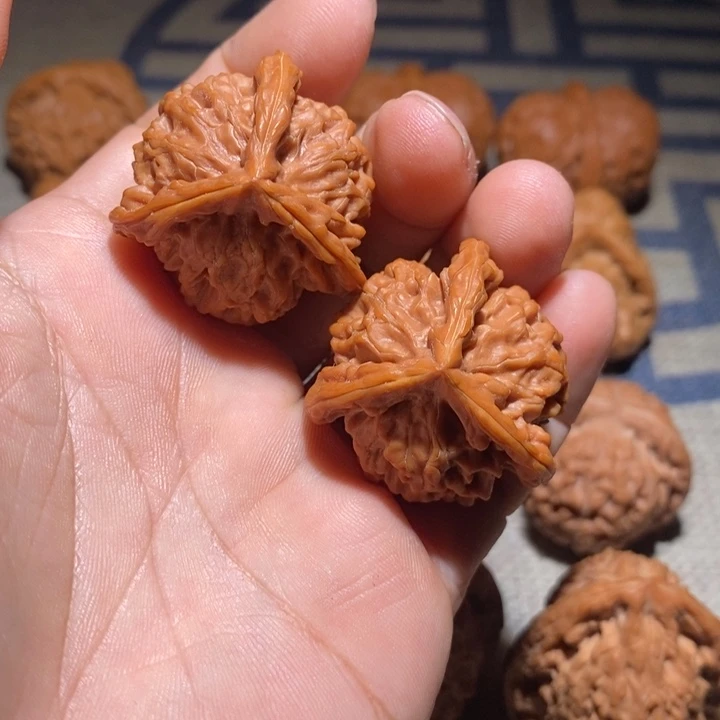 A***s吊坠文玩核桃盘山三棱