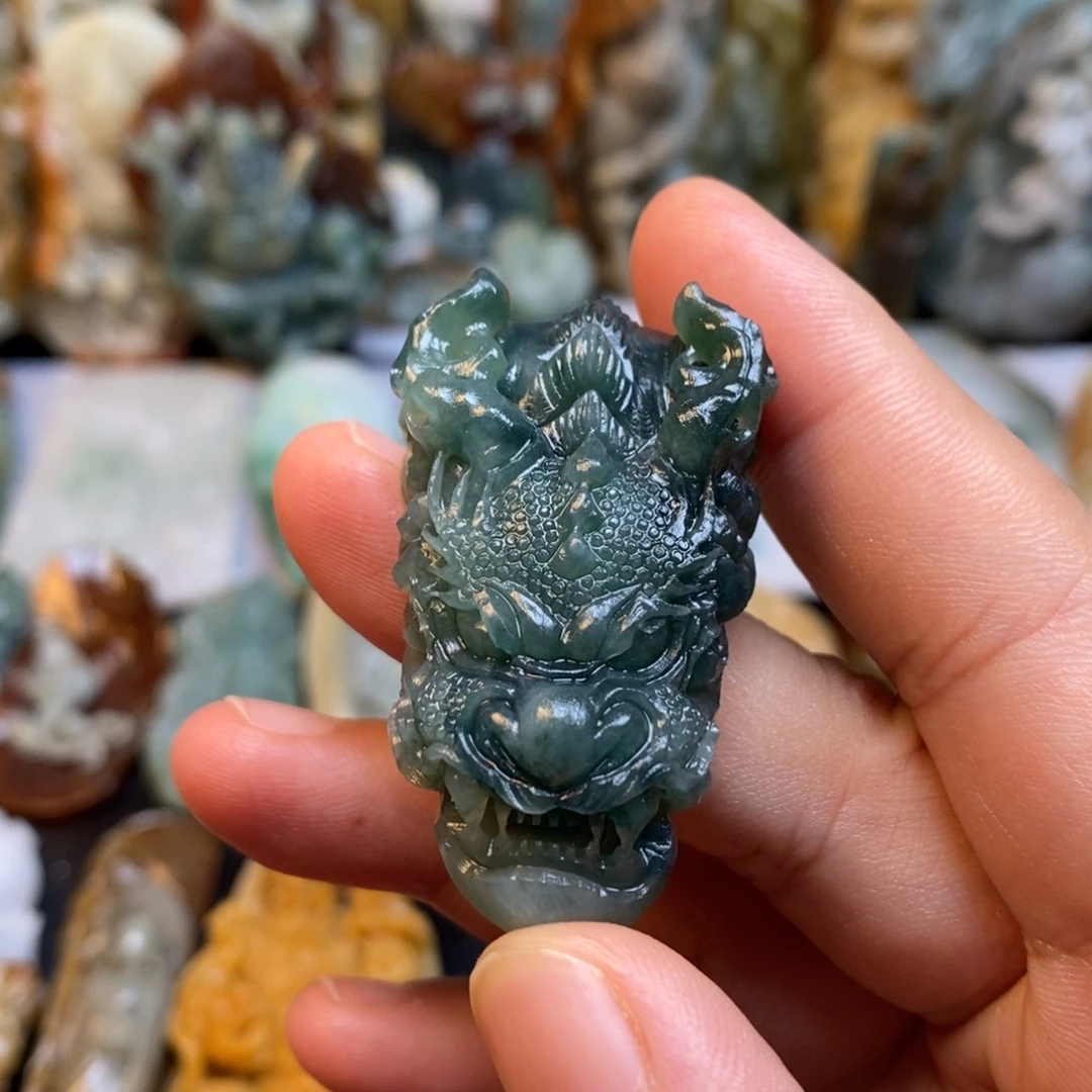 定制翡翠未镶嵌特色1
