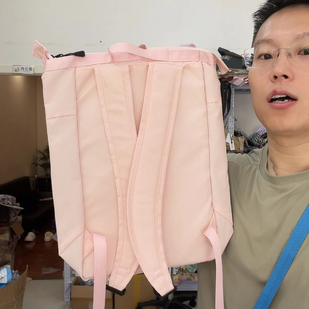 PU化妆包等各种产品和