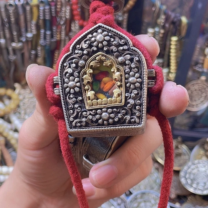 装藏嘎乌一个福利出来白铜