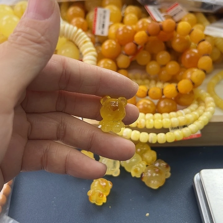 未镶嵌琥珀珠宝奇石