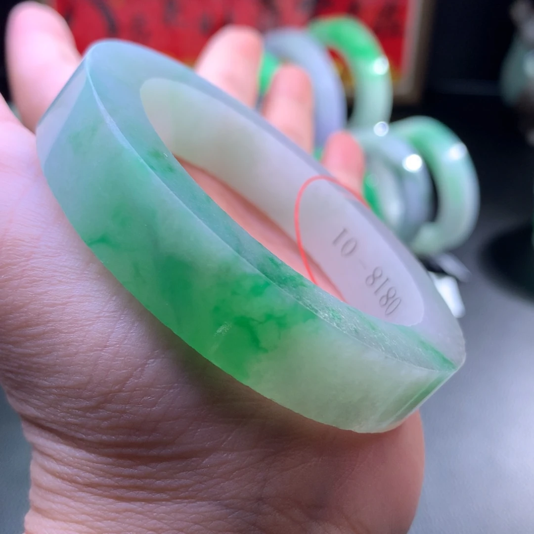 定制翡翠未镶嵌翡翠手镯