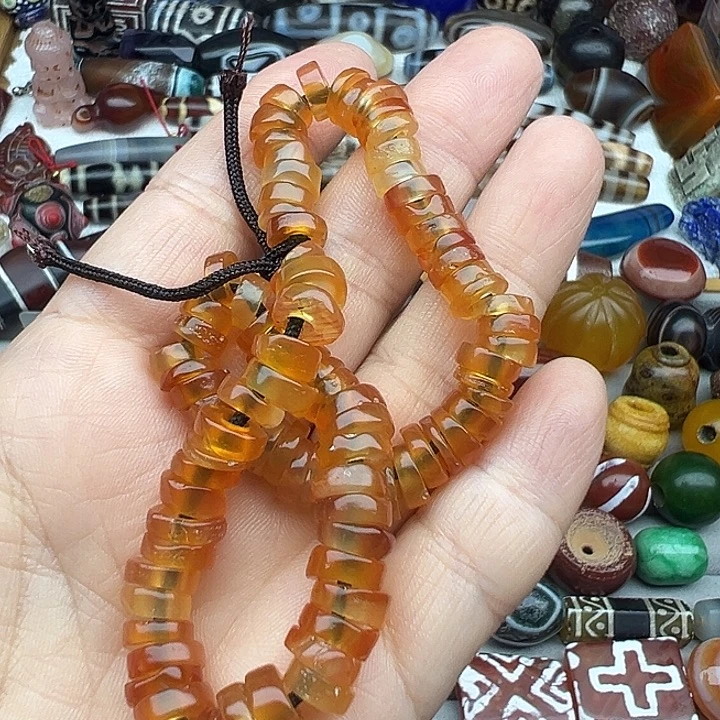 阳***光玛瑙/玉髓未镶嵌颈饰