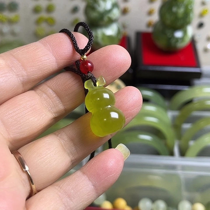 合金蛇纹石玉颈饰