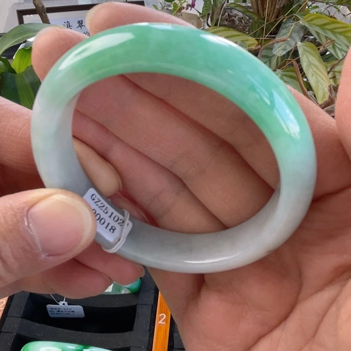 翡翠未镶嵌手镯缅甸翡翠