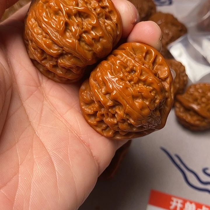 常***.文玩核桃吊坠粗筋