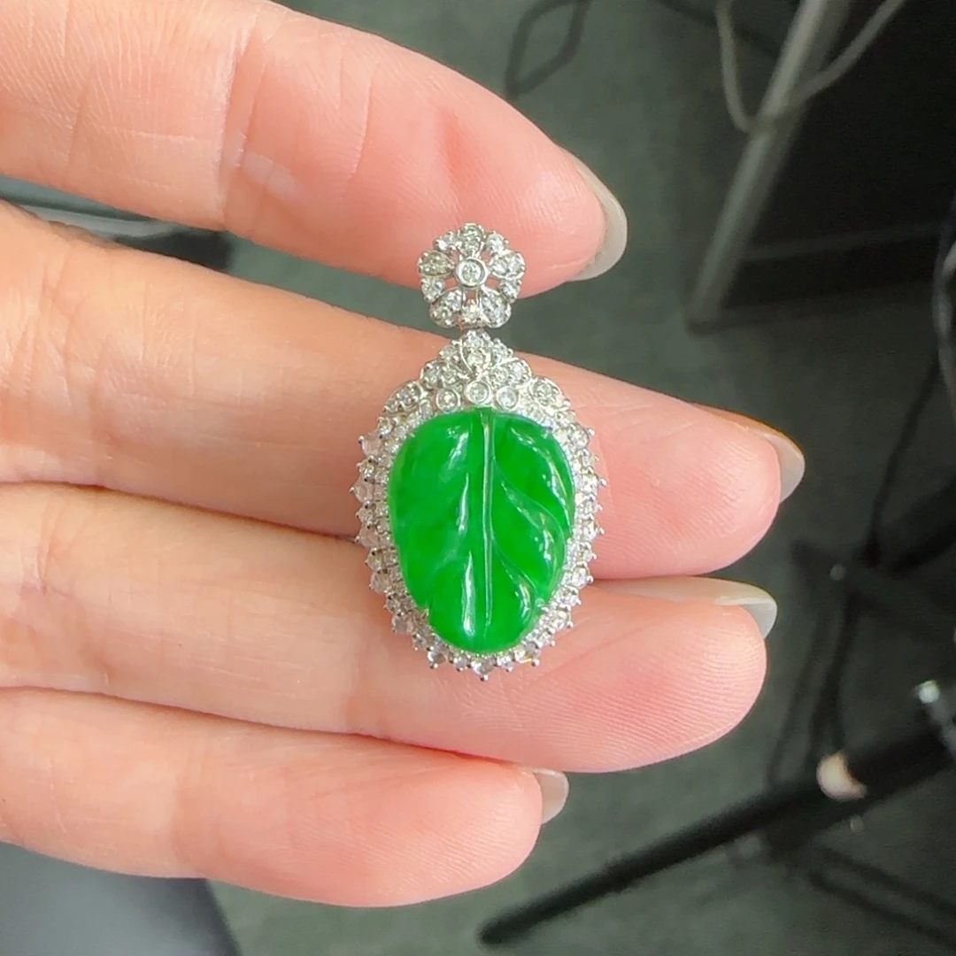 【闪购商品】翡翠颈饰18K金镶嵌l****?天然缅甸A货翡翠