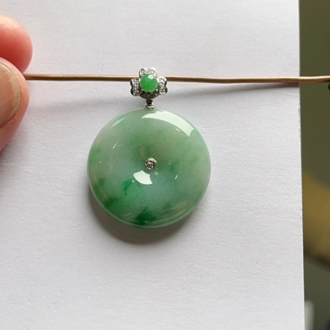 【闪购商品】吊坠(不含链)18K金镶嵌翡翠