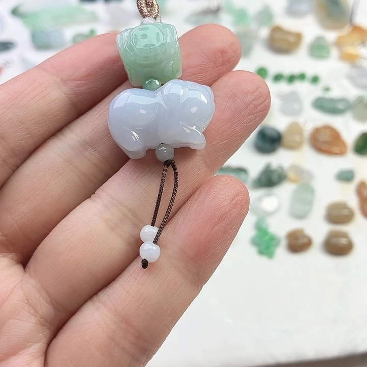 翡翠未镶嵌颈饰猪猪方糖